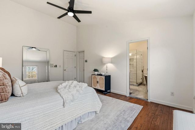 6317 CROOKED OAK LN, Falls Church, VA 22042