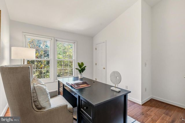 6317 CROOKED OAK LN, Falls Church, VA 22042