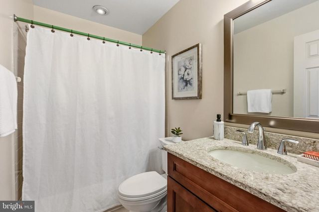 6317 CROOKED OAK LN, Falls Church, VA 22042