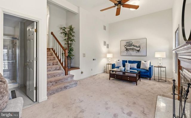 6317 CROOKED OAK LN, Falls Church, VA 22042