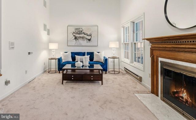 6317 CROOKED OAK LN, Falls Church, VA 22042