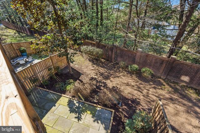 6317 CROOKED OAK LN, Falls Church, VA 22042