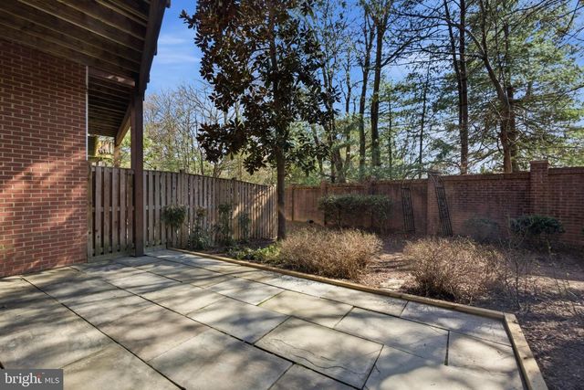 6317 CROOKED OAK LN, Falls Church, VA 22042