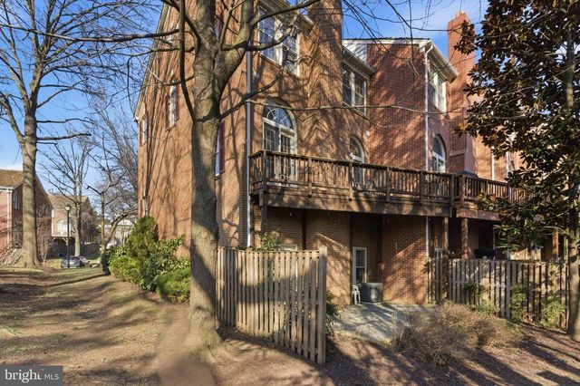 6317 CROOKED OAK LN, Falls Church, VA 22042