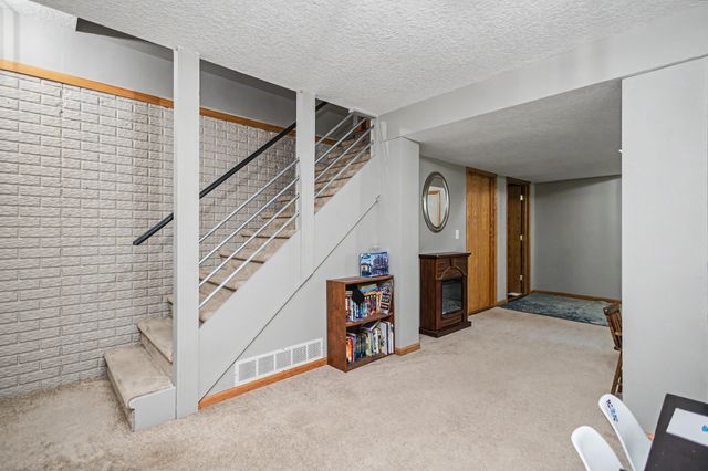 829 SE Laurie Lane, Ankeny, IA 50021