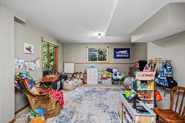 829 SE Laurie Lane, Ankeny, IA 50021