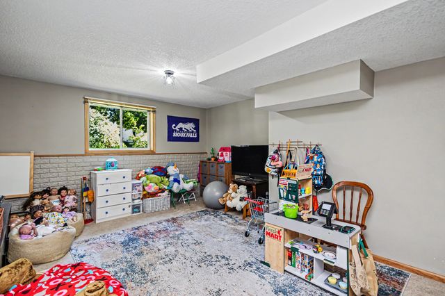 829 SE Laurie Lane, Ankeny, IA 50021