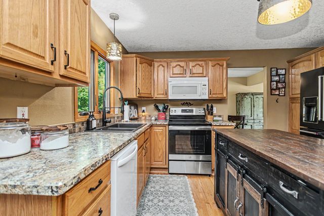 829 SE Laurie Lane, Ankeny, IA 50021