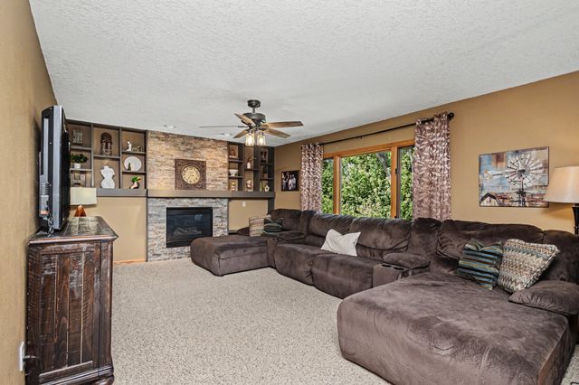 829 SE Laurie Lane, Ankeny, IA 50021