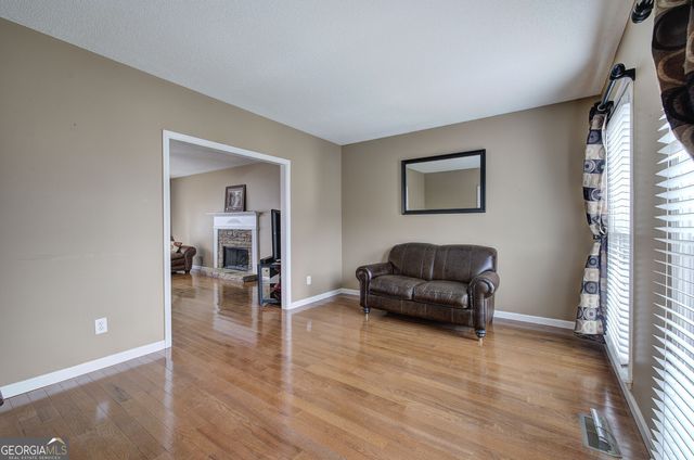 1000 Evian Way, Kennesaw, GA 30152