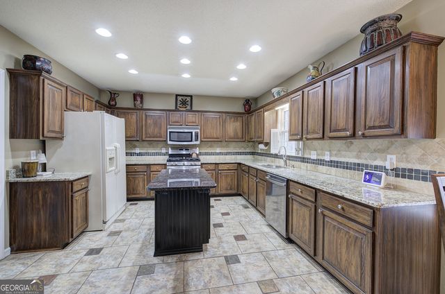 1000 Evian Way, Kennesaw, GA 30152