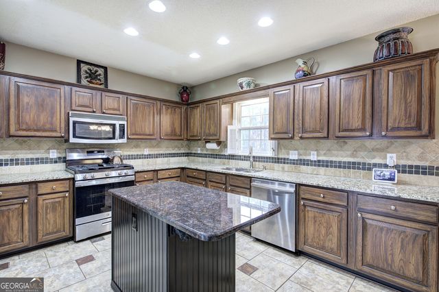 1000 Evian Way, Kennesaw, GA 30152