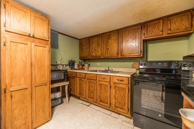 396 Highway 387, Chidester, AR 71726