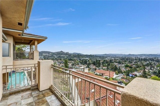 876 Harrington, Glendale, CA 91207