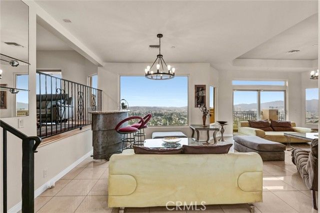 876 Harrington, Glendale, CA 91207