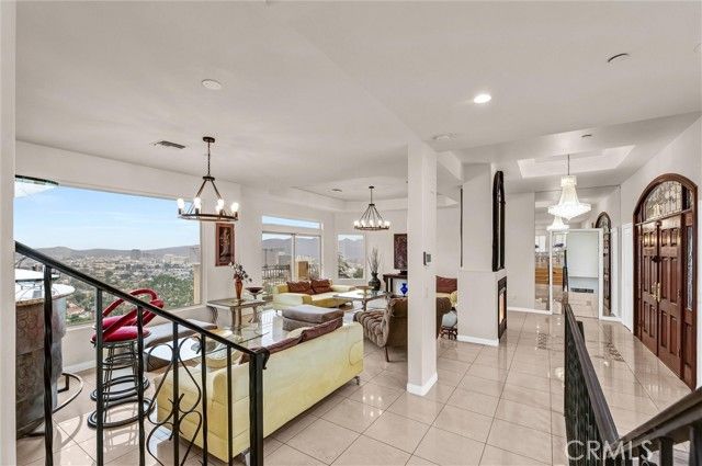 876 Harrington, Glendale, CA 91207
