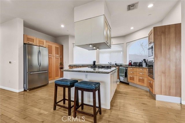 876 Harrington, Glendale, CA 91207