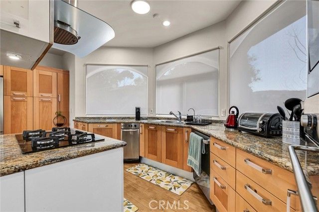 876 Harrington, Glendale, CA 91207