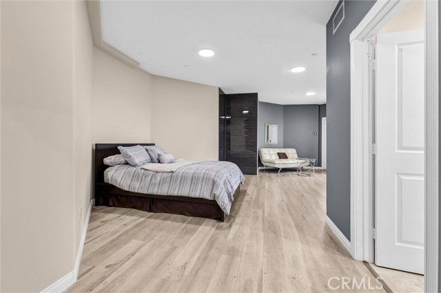 876 Harrington, Glendale, CA 91207