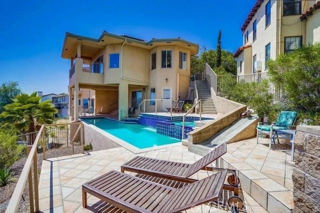 876 Harrington, Glendale, CA 91207