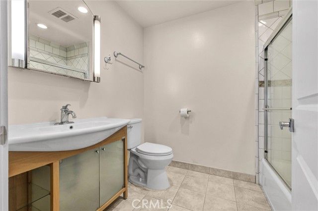 876 Harrington, Glendale, CA 91207