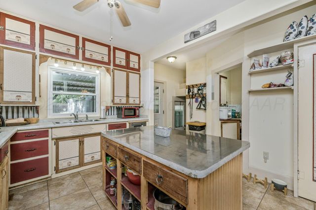 510 S Bugbee Avenue, Clarendon, TX 79226