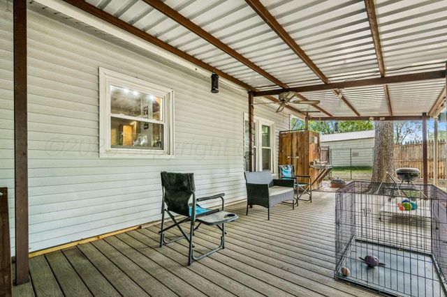 510 S Bugbee Avenue, Clarendon, TX 79226