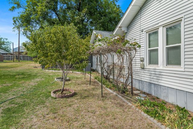 510 S Bugbee Avenue, Clarendon, TX 79226
