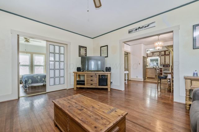 510 S Bugbee Avenue, Clarendon, TX 79226