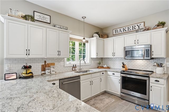 8366 Sherrington Dr, Mechanicsville, VA 23111