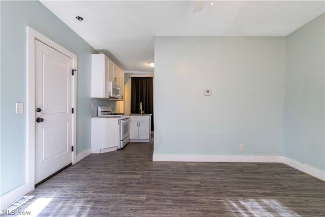 3161 Scranton Road, Cleveland, OH 44109