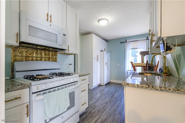 3161 Scranton Road, Cleveland, OH 44109