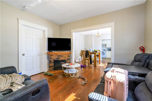 3161 Scranton Road, Cleveland, OH 44109