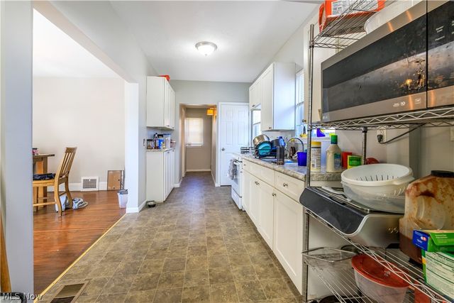 3161 Scranton Road, Cleveland, OH 44109