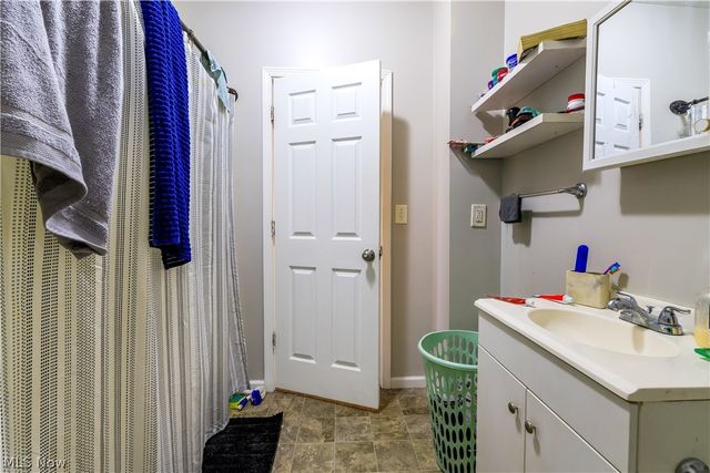 3161 Scranton Road, Cleveland, OH 44109