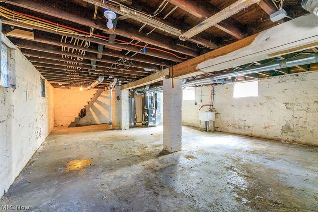 3161 Scranton Road, Cleveland, OH 44109