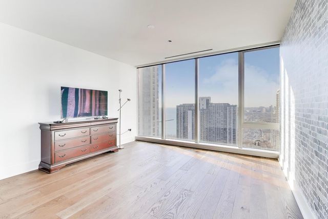 363 E Wacker Drive 2503, Chicago, IL 60601