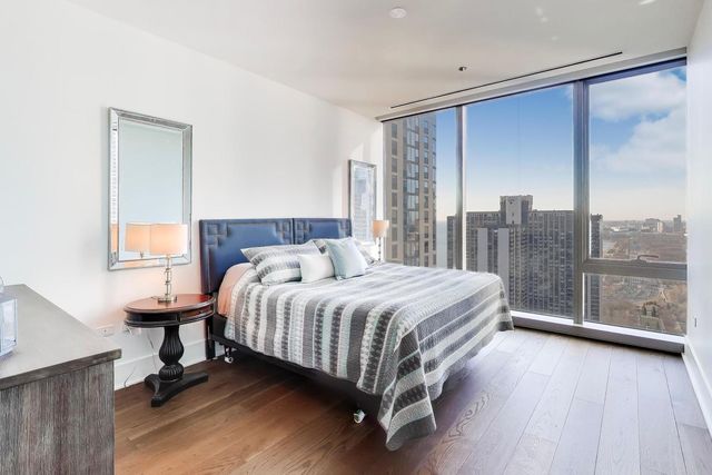 363 E Wacker Drive 2503, Chicago, IL 60601