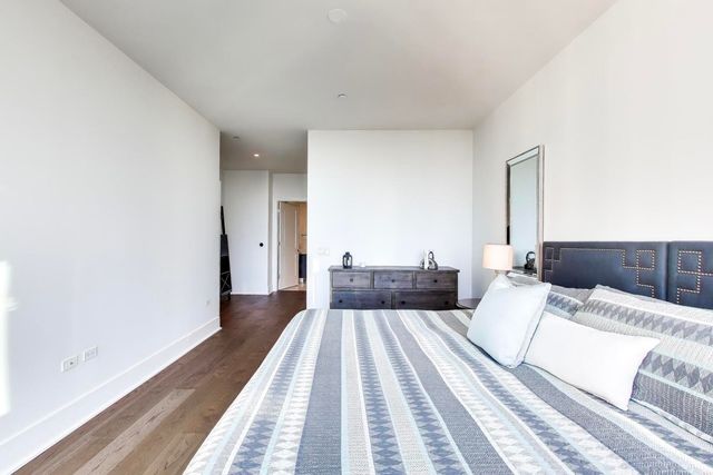 363 E Wacker Drive 2503, Chicago, IL 60601
