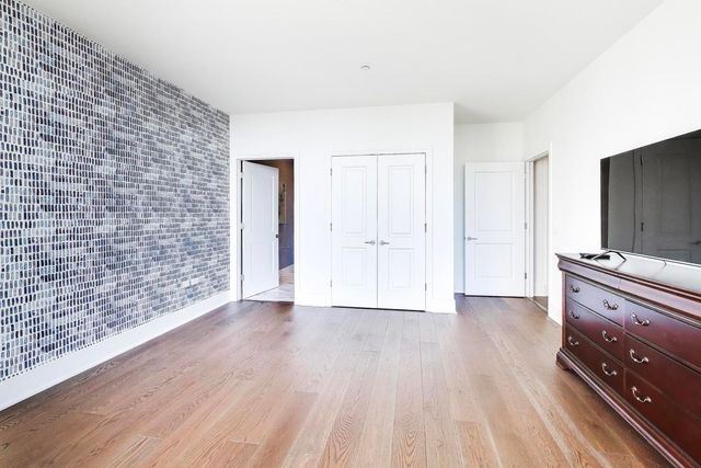 363 E Wacker Drive 2503, Chicago, IL 60601