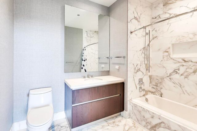 363 E Wacker Drive 2503, Chicago, IL 60601