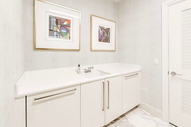 363 E Wacker Drive 2503, Chicago, IL 60601