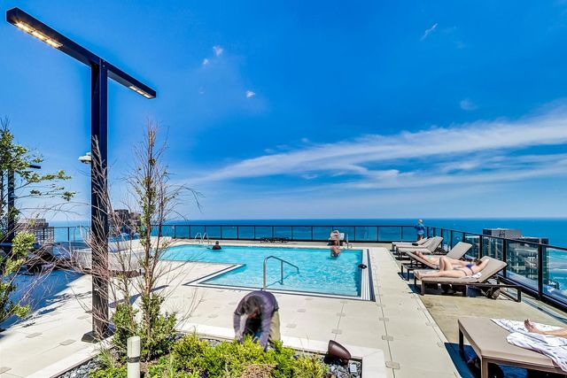 363 E Wacker Drive 2503, Chicago, IL 60601