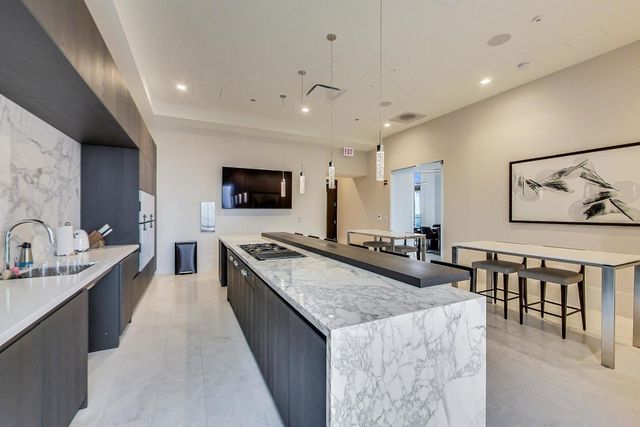 363 E Wacker Drive 2503, Chicago, IL 60601