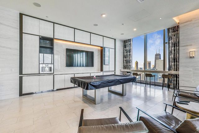 363 E Wacker Drive 2503, Chicago, IL 60601