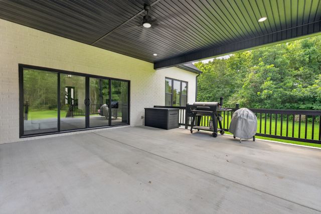 798 Haddon Ln, Winchester, TN 37398
