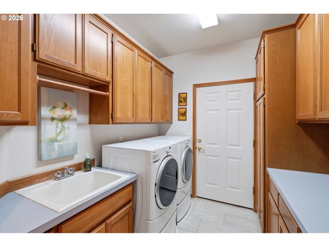 21820 Sw FULLER Dr, Tualatin, OR 97062