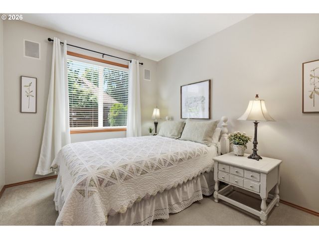 21820 Sw FULLER Dr, Tualatin, OR 97062