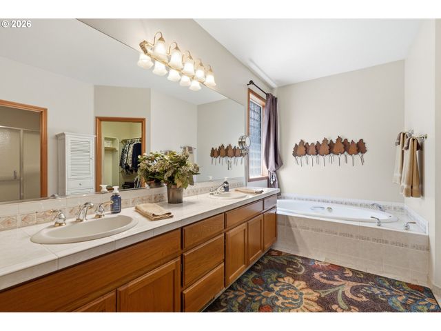 21820 Sw FULLER Dr, Tualatin, OR 97062