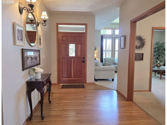 21820 Sw FULLER Dr, Tualatin, OR 97062